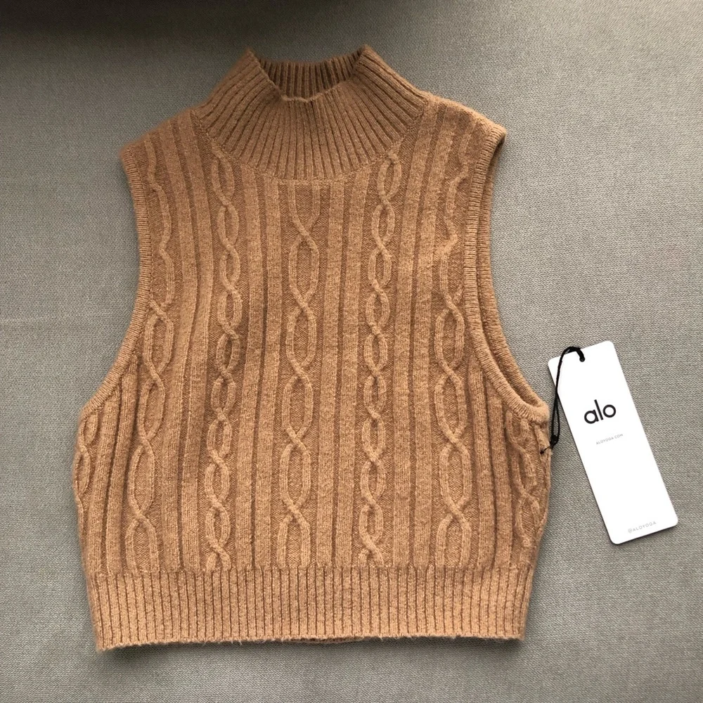 Alo Yoga Cable Knit Winter Bliss Mock Neck Tank Toasted Almond M